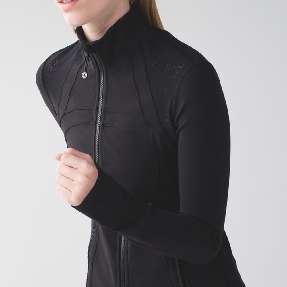 Lululemon Define Jacket in laser black dot pattern - size 4. Gently used!